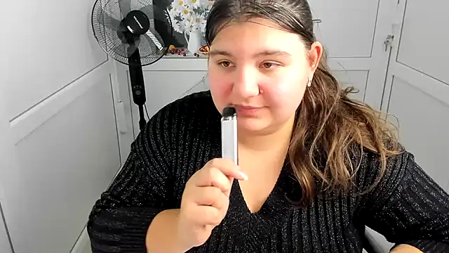 PhoenixFly live XXX chat