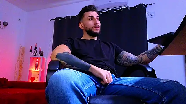 MightyAaron66n Live XXX chat