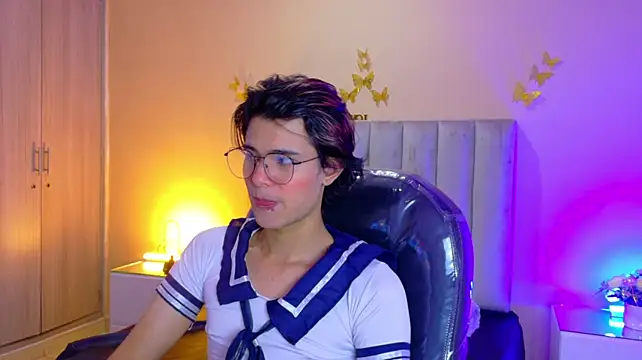 צ'אט XXX בשידור חי של Derek_Sinn
