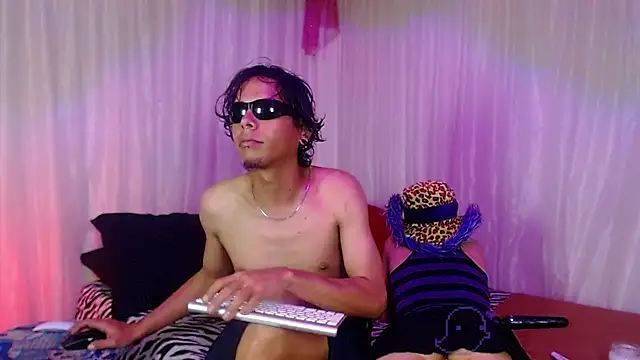 YaraLeon Live XXX-Chat