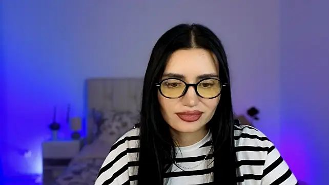 Chat XXX ao vivo de Little_miaa_