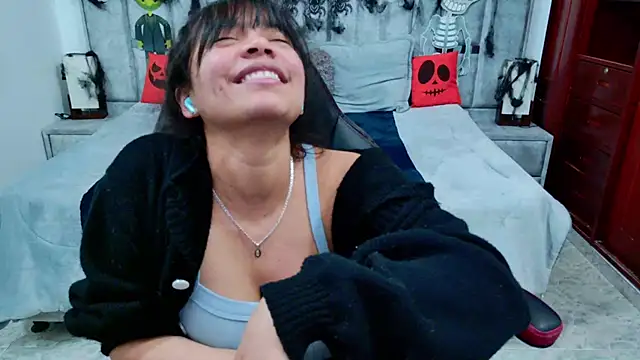 laureentt_ Adlı Modelin Canlı XXX Sohbeti