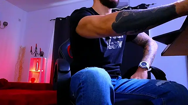MightyAaron66 Chat XXX in diretta