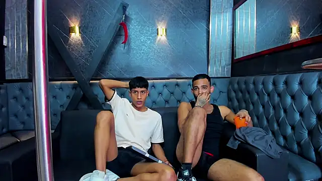 XXX chat uživo modela EMILIANO_BLESS