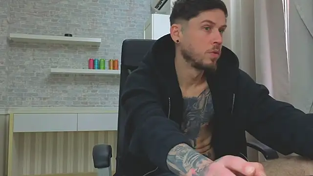 XXX chat uživo modela JonahShaw