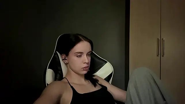 Hisakyn Live XXX chat
