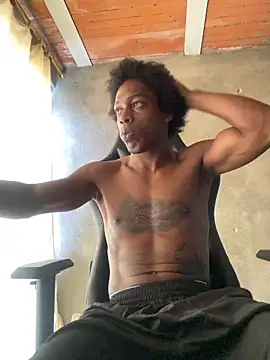 Larry-n-clouds Live XXX Chat