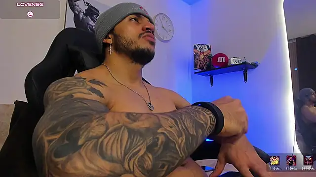LiamReigns_ live XXX chat
