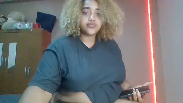 Živý XXX chat CarnalScandal