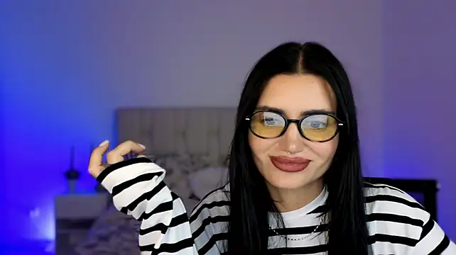 Živý XXX chat Little_miaa_