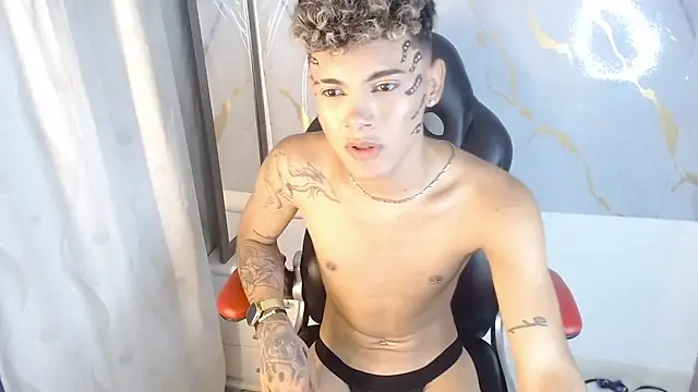 NaimVoss XXX чат на живо