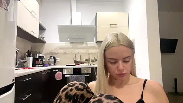 NakitaSavely's Live XXX Chat