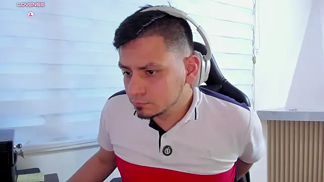 XXX chat uživo modela Rick_Adams
