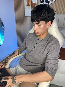 צ'אט XXX בשידור חי של Filiph_Sterliing