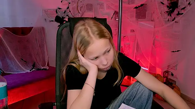 AsyaWalton: онлайн-секс-чат