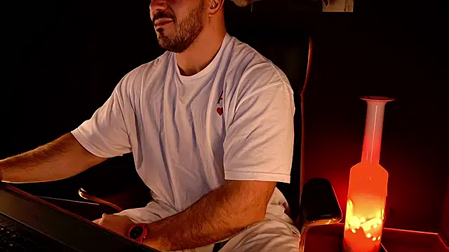AngeloEric Adlı Modelin Canlı XXX Sohbeti