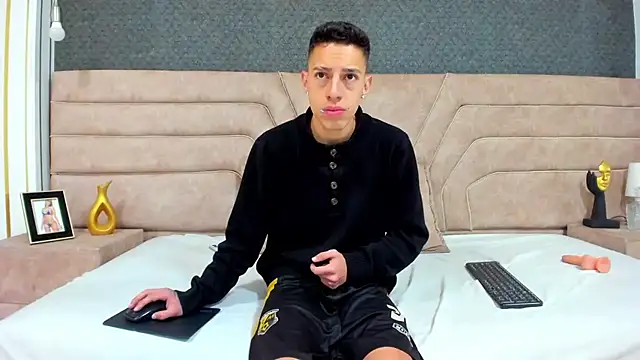 thiago19s' Live XXX Chat