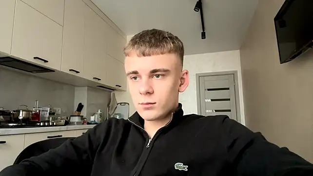 XXX chat uživo modela SoloFury