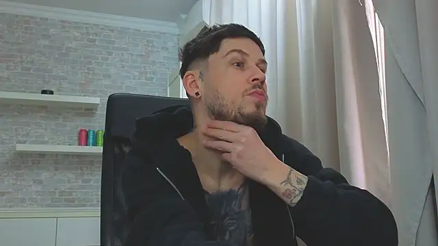JonahShaw – Naživo XXX chat