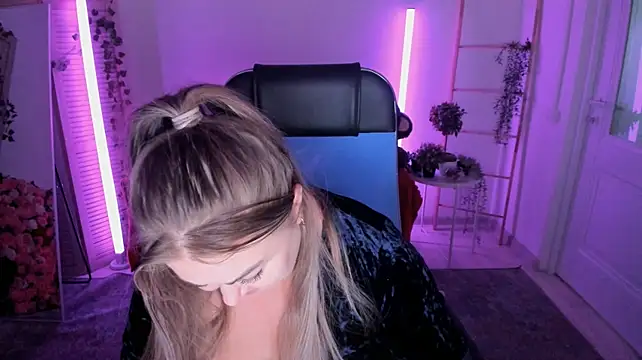 StaryWhisper's Live XXX Chat