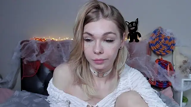 Онлайн чат XXX Blondy_Fina