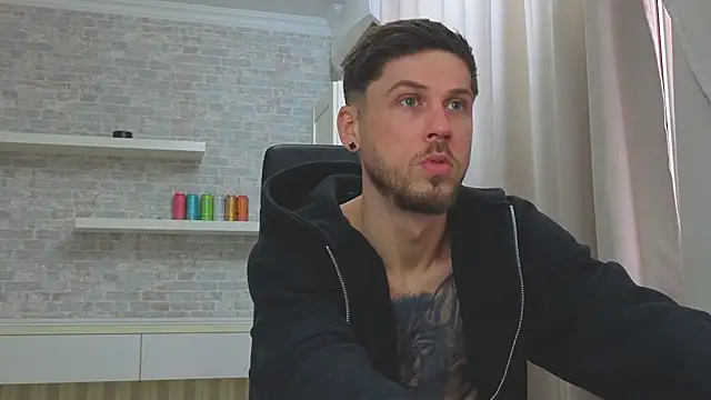 Czat XXX na żywo – JonahShaw