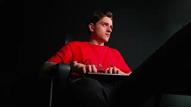 Czat XXX na żywo – FelixStarkk