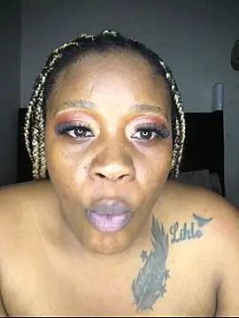 BigJugsCandyxx's Live XXX Chat