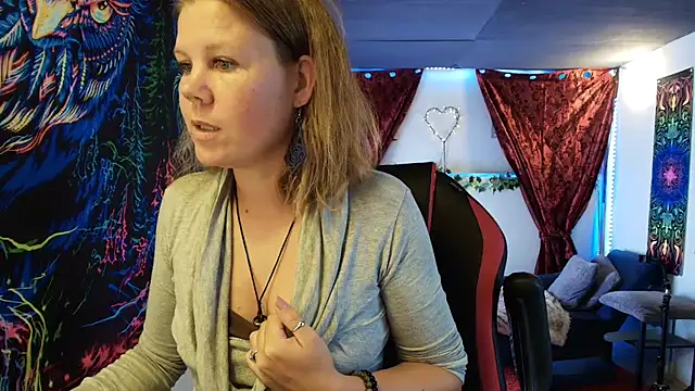 CallMeMaria live XXX chat