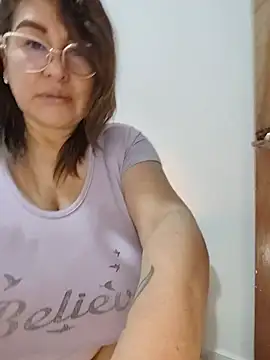 Chat +18 de AlexxiaaMat ao vivo