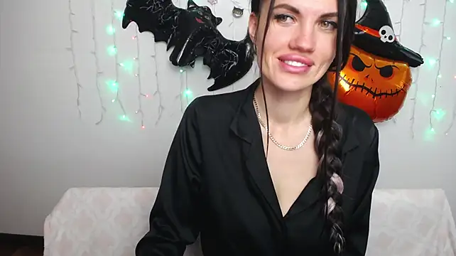 MilaLoona 现场XXX聊天