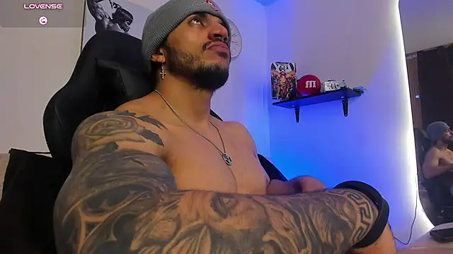 Chat XXX en directo de LiamReigns_