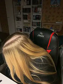 Mira_Lunar's Live XXX Chat