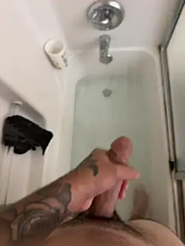 Živý XXX chat tattooesboyyy