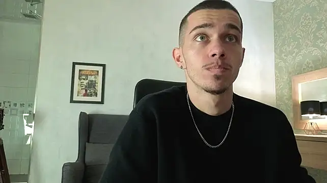 XXX chat uživo modela KaydenDrew
