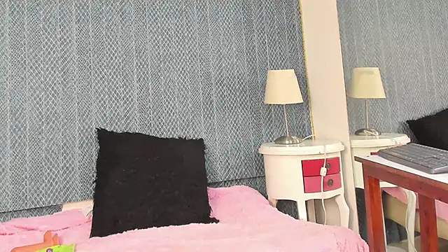Ninanoir78 라이브 XXX 채팅