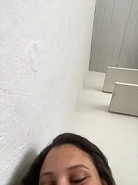 Chat +18 de julia_moreira ao vivo