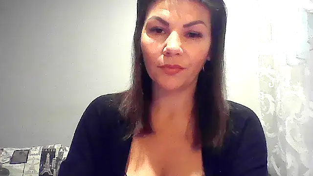 LyaIcyQ XXX чат на живо