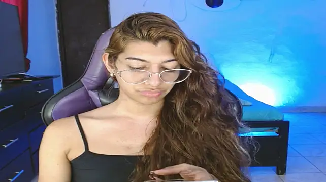 צ'אט XXX בשידור חי של Alanni_parker