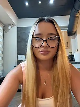 Chat +18 de LaceyDover ao vivo