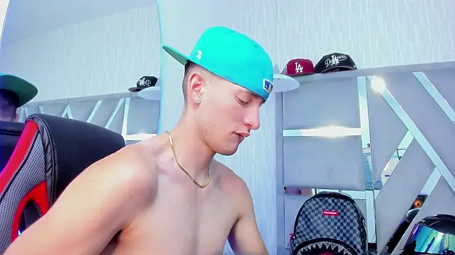 hunterheat__ live XXX chat