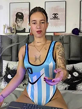 JuliaColemann's Live XXX Chat