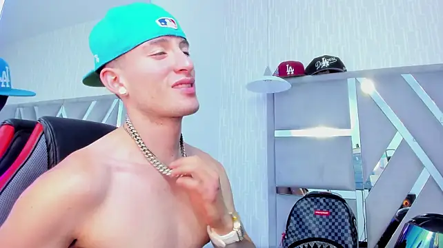 hunterheat__ élő XXX-chatje