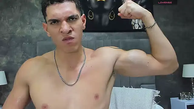 Chat +18 de Adrien_Monteiro ao vivo