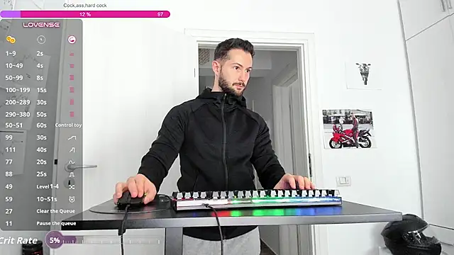 ZackFraser's Live XXX Chat
