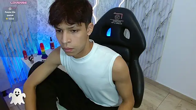 Chat XXX en directo de OLIIVER_TAY