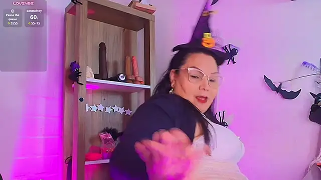 Chat XXX en directo de EllenaBoobs_