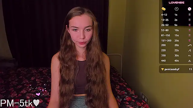 YonaBones' Live XXX Chat