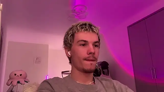 Jeremy1Scott: απευθείας συνομιλία ΧΧΧ