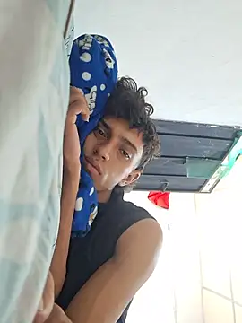 Noscay Adlı Modelin Canlı XXX Sohbeti